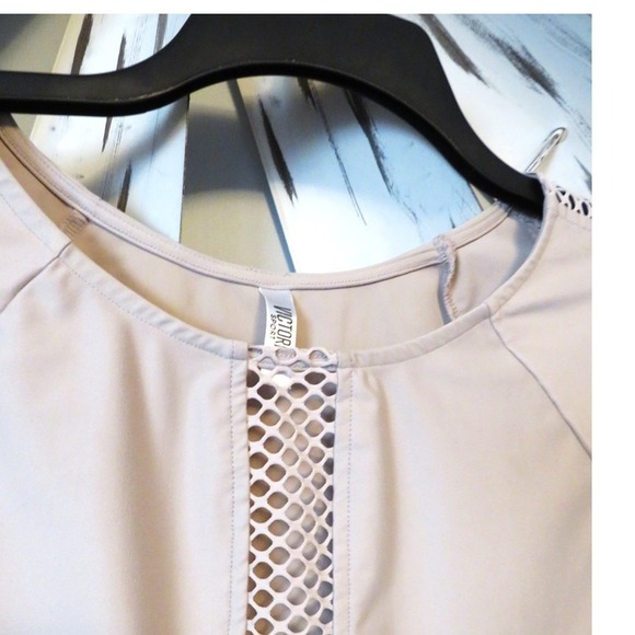 Victoria Sport Victoria Secret Mesh‎ Panel Long Sleeve Cropped Top Medium - Picture 6 of 11